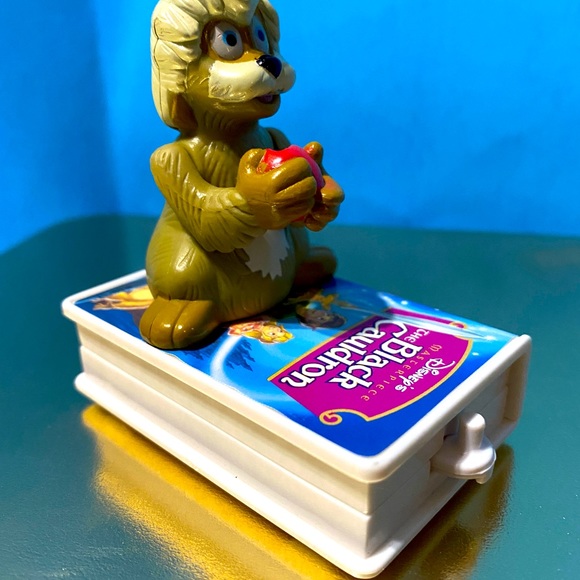 DISNEYS THE BLACK CAULDRON VIDEO FAVORITES VINTAGE 1998 McDONALDS HAPPY MEAL TOY - Picture 3 of 8